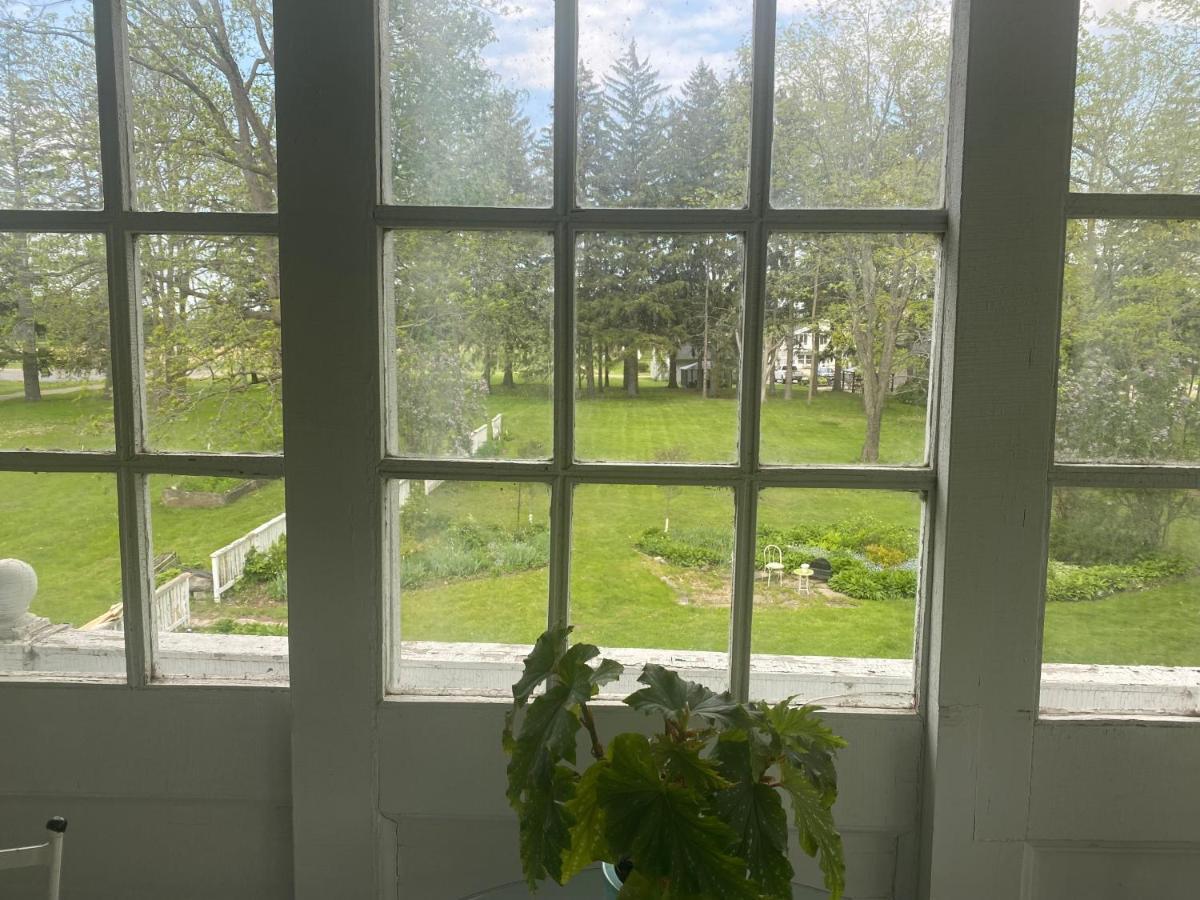 Montrose Inn Belleville Eksteriør bilde
