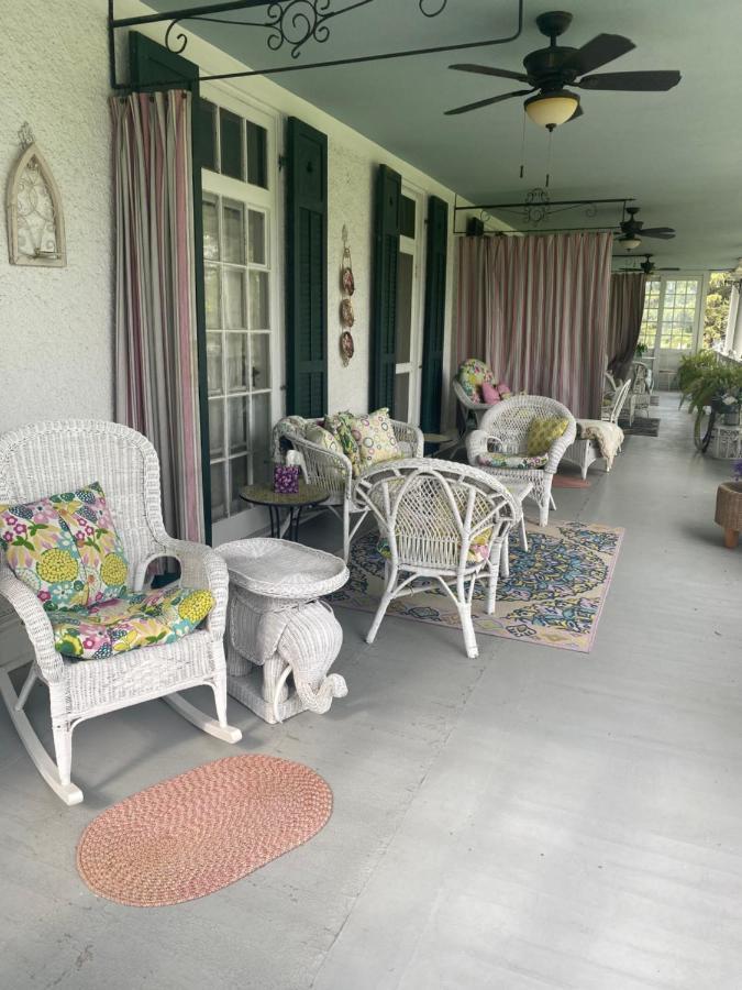 Montrose Inn Belleville Eksteriør bilde