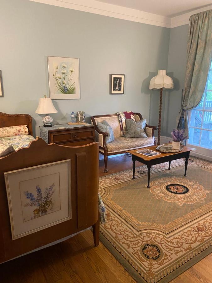 Montrose Inn Belleville Eksteriør bilde